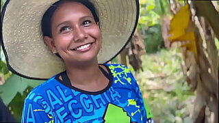 Por dinero en espaol