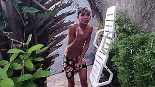 Camara culona espiando en cabine de playa gay