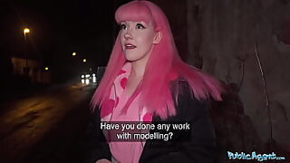 Girls let male strippers remove their bras