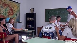 College romp cum mouth public